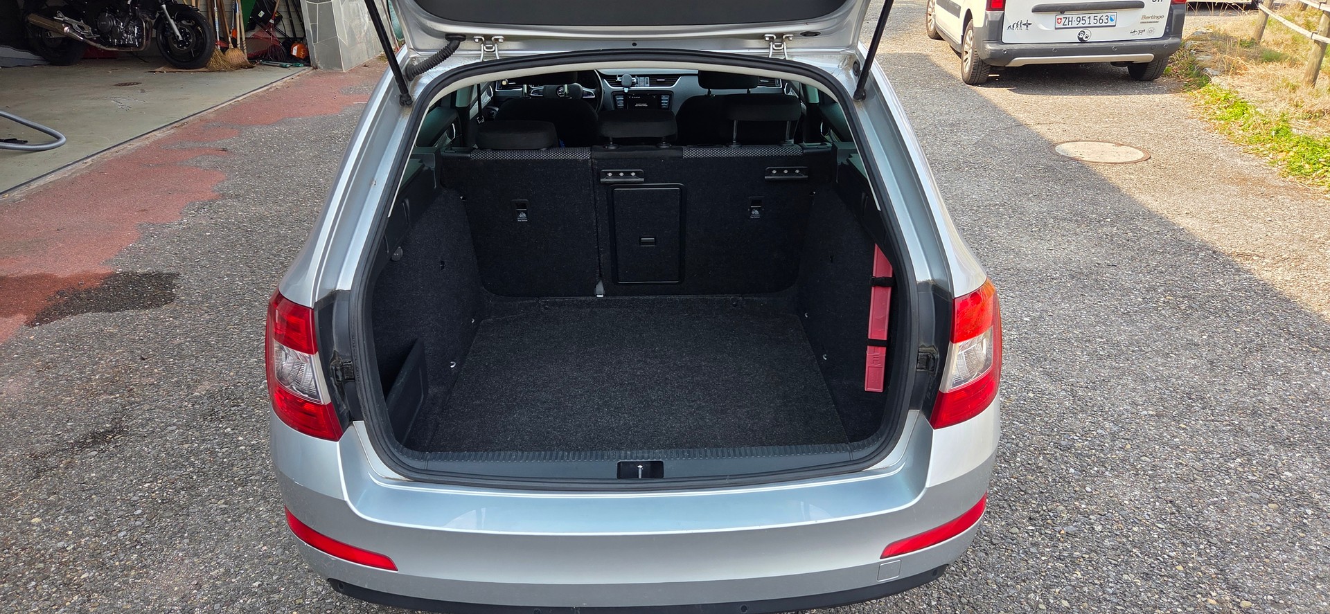 SKODA 2.0 TDI 150 Elegance-image-4