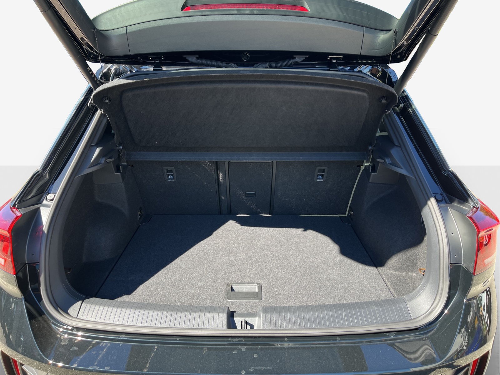 VW T-Roc 2.0 TSI R-Line DSG 4Motion-image-12