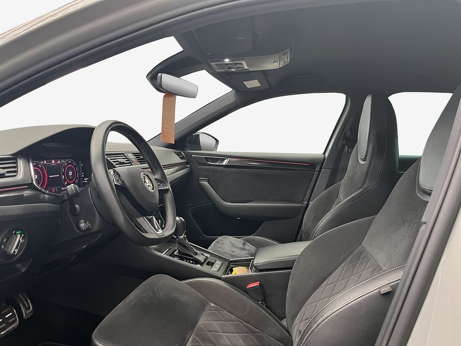 SKODA 2.0 TDI 190 SportLine 4x4 DSG-image-2