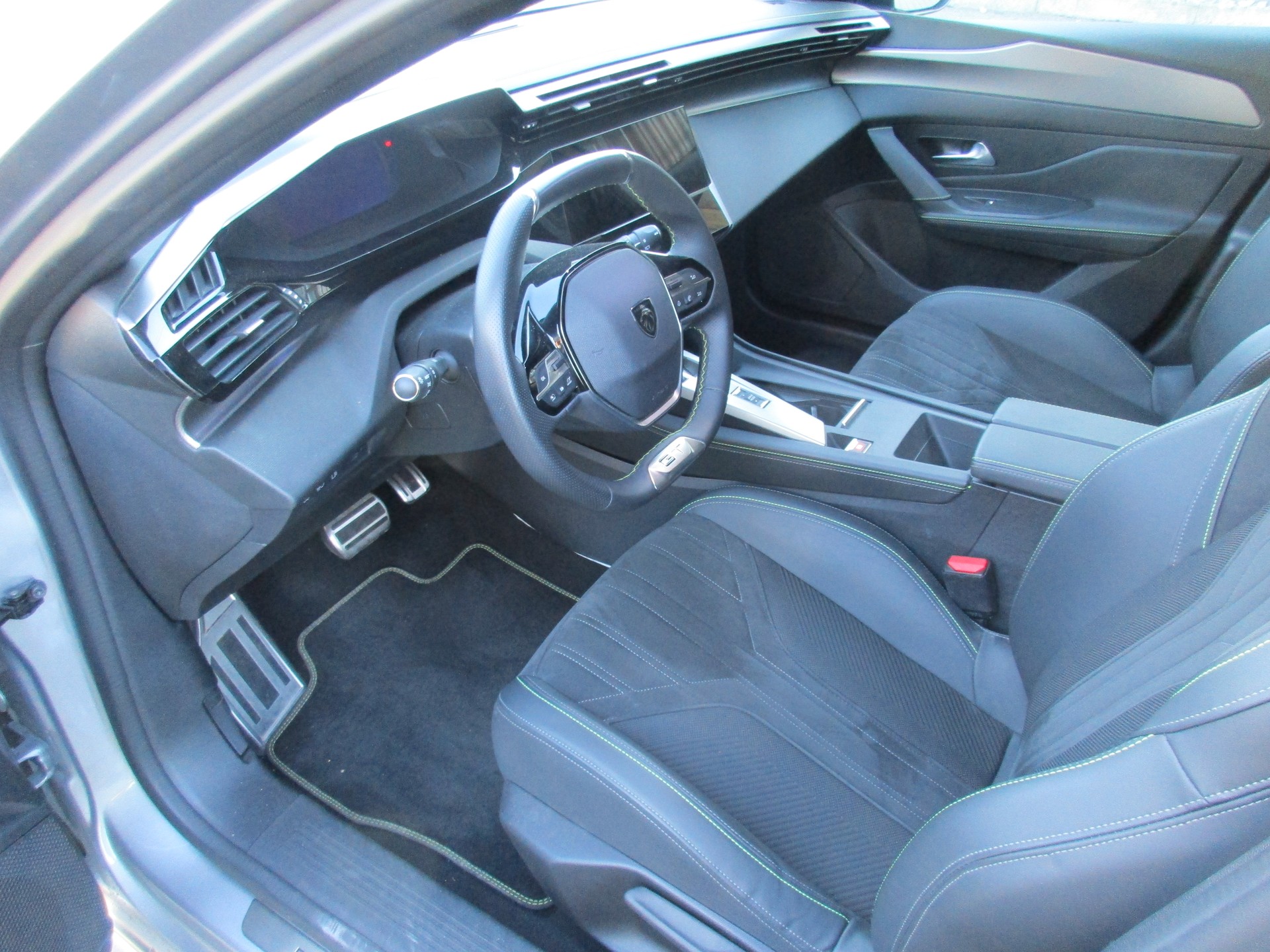 PEUGEOT 308 SW 1.6 PHEV 180 GT-image-6