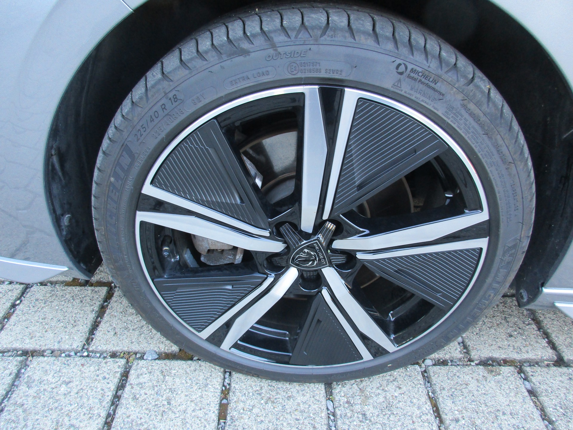 PEUGEOT 308 SW 1.6 PHEV 180 GT-image-11