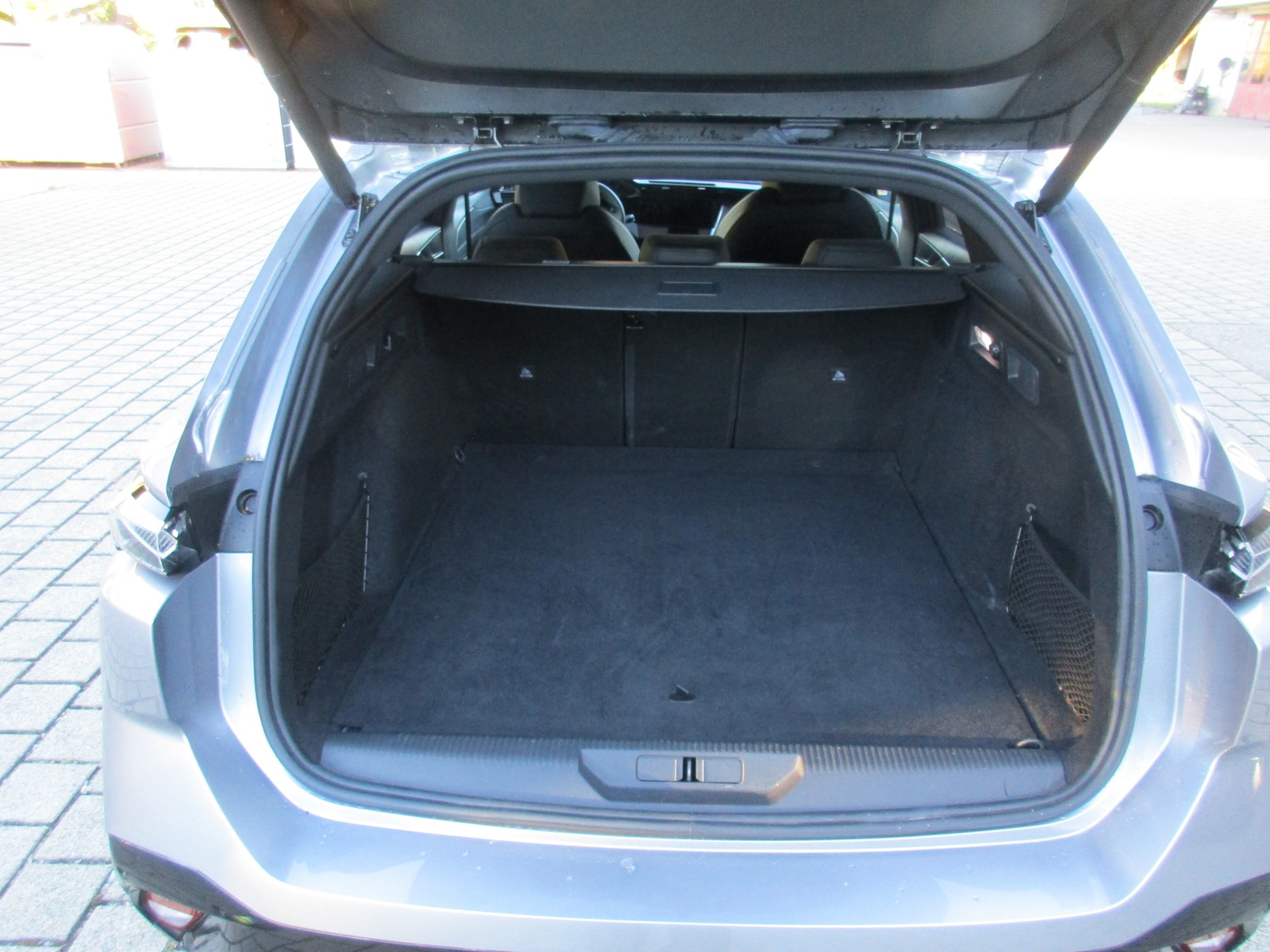 PEUGEOT 308 SW 1.6 PHEV 180 GT-image-4