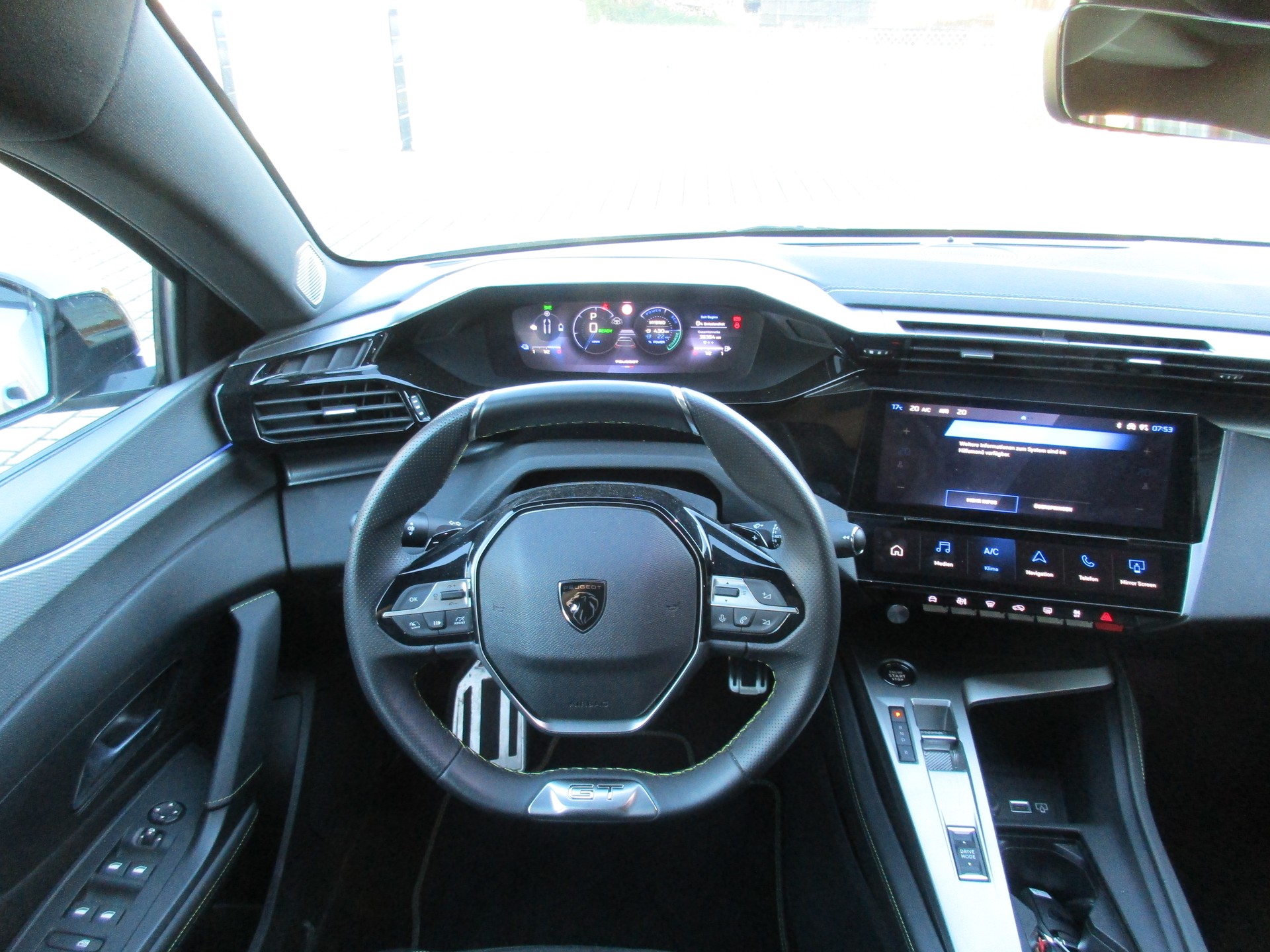 PEUGEOT 308 SW 1.6 PHEV 180 GT-image-7