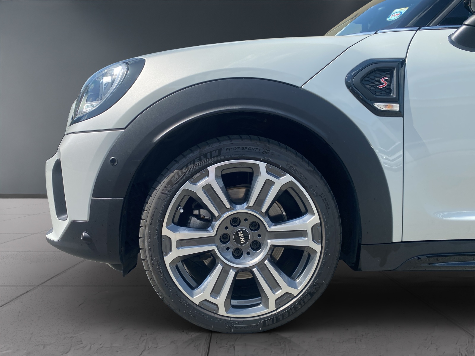 MINI Countryman F60 2.0i Cooper S SAG ALL4-image-8