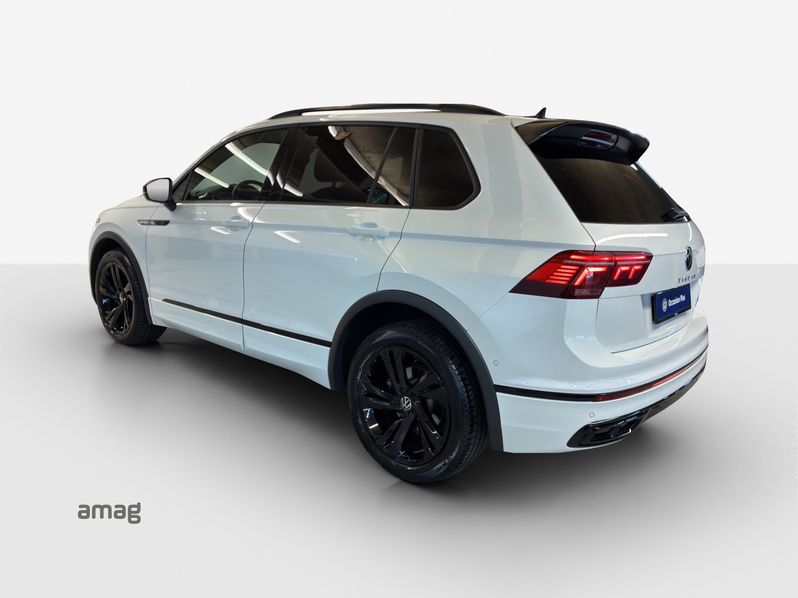 VW Tiguan 2.0TSI R-Line 4Motion DSG-image-2
