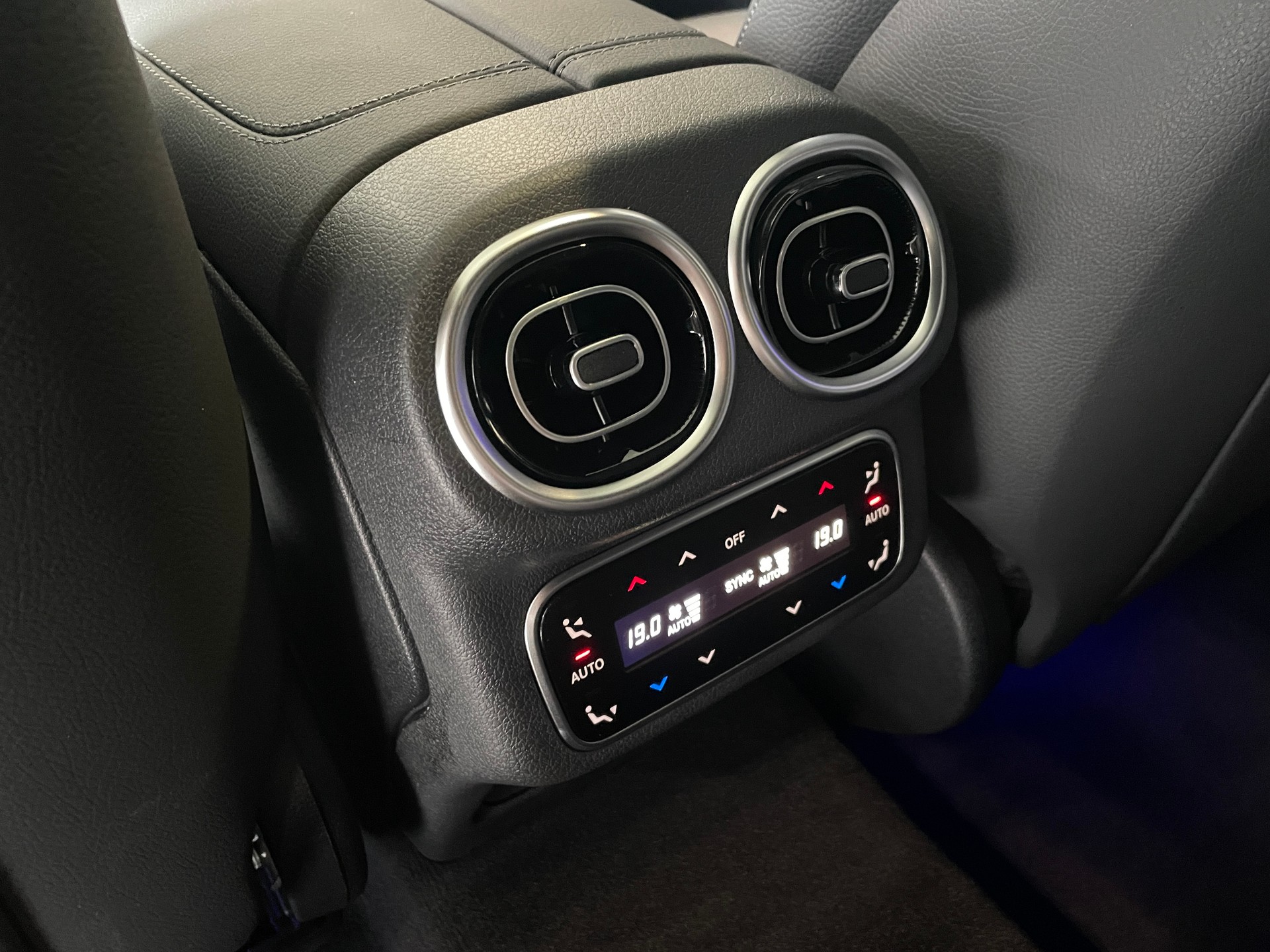MERCEDES-BENZ GLC Coupé 300 d 4Matic 9G-Tronic AMG Line-image-25