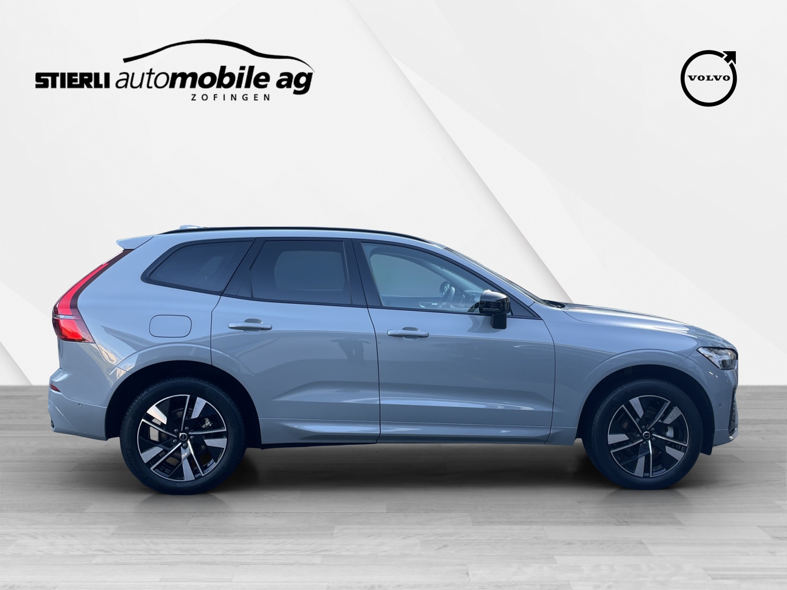 VOLVO XC60 2.0 B5 MH Plus Dark AWD-image-3