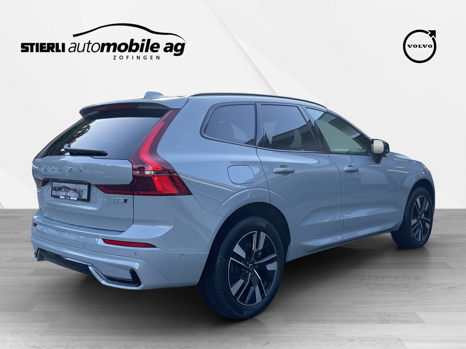 VOLVO XC60 2.0 B5 MH Plus Dark AWD-image-4