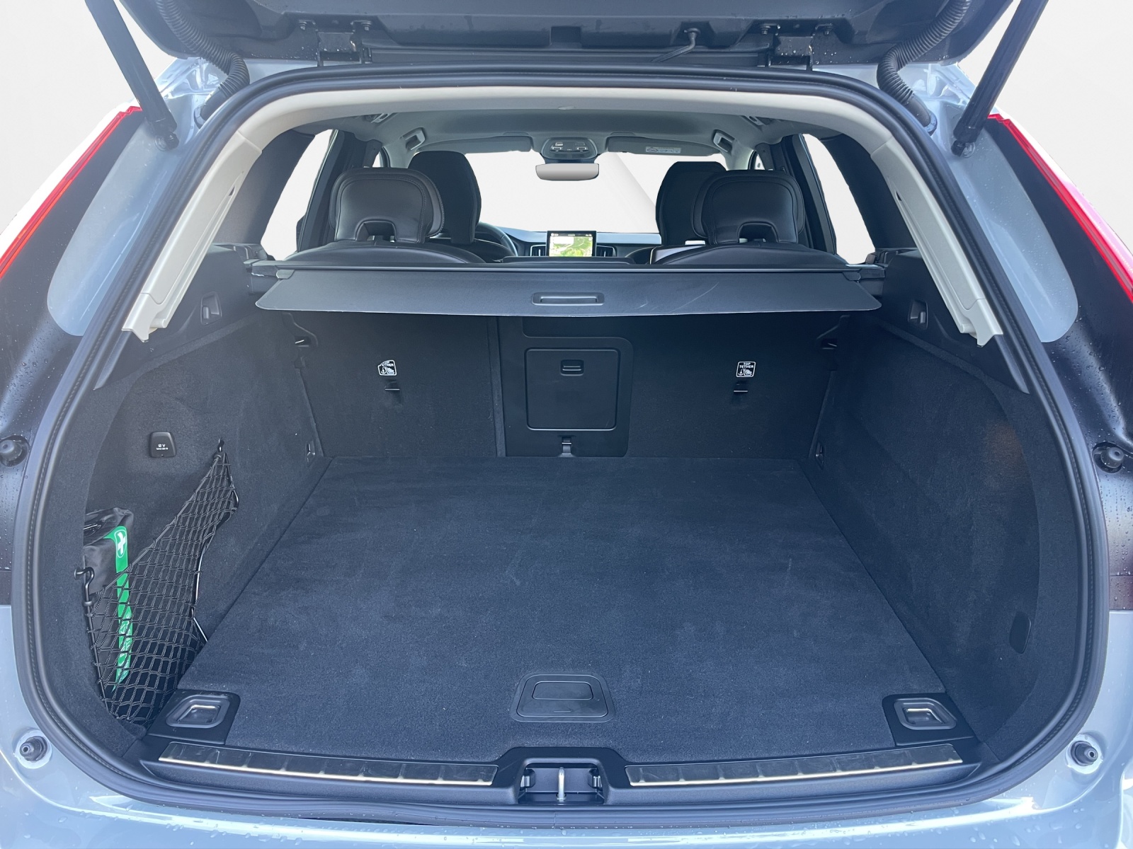 VOLVO XC60 2.0 B5 MH Plus Dark AWD-image-14