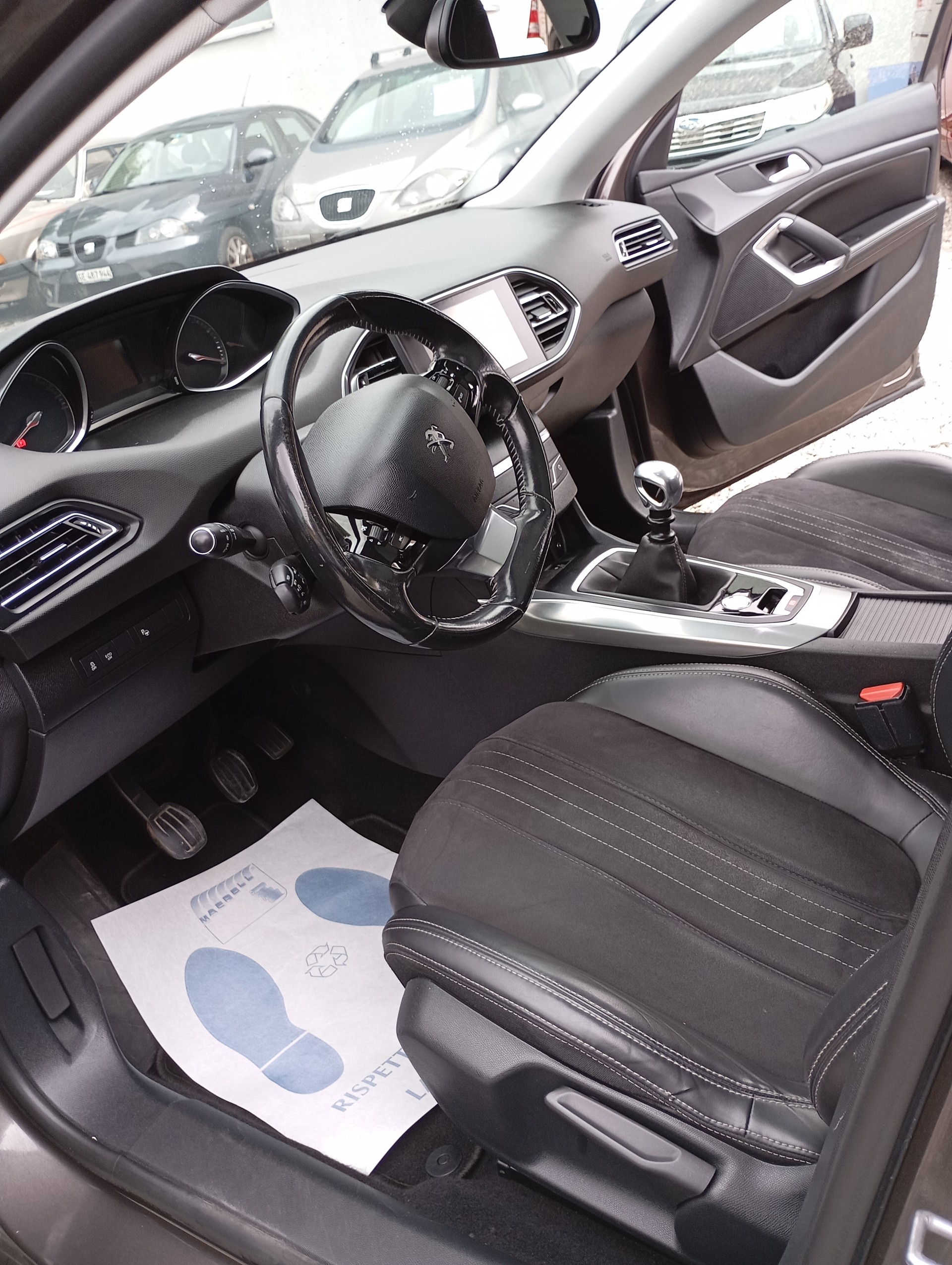 PEUGEOT 308 SW 1.2 THP Féline-image-12
