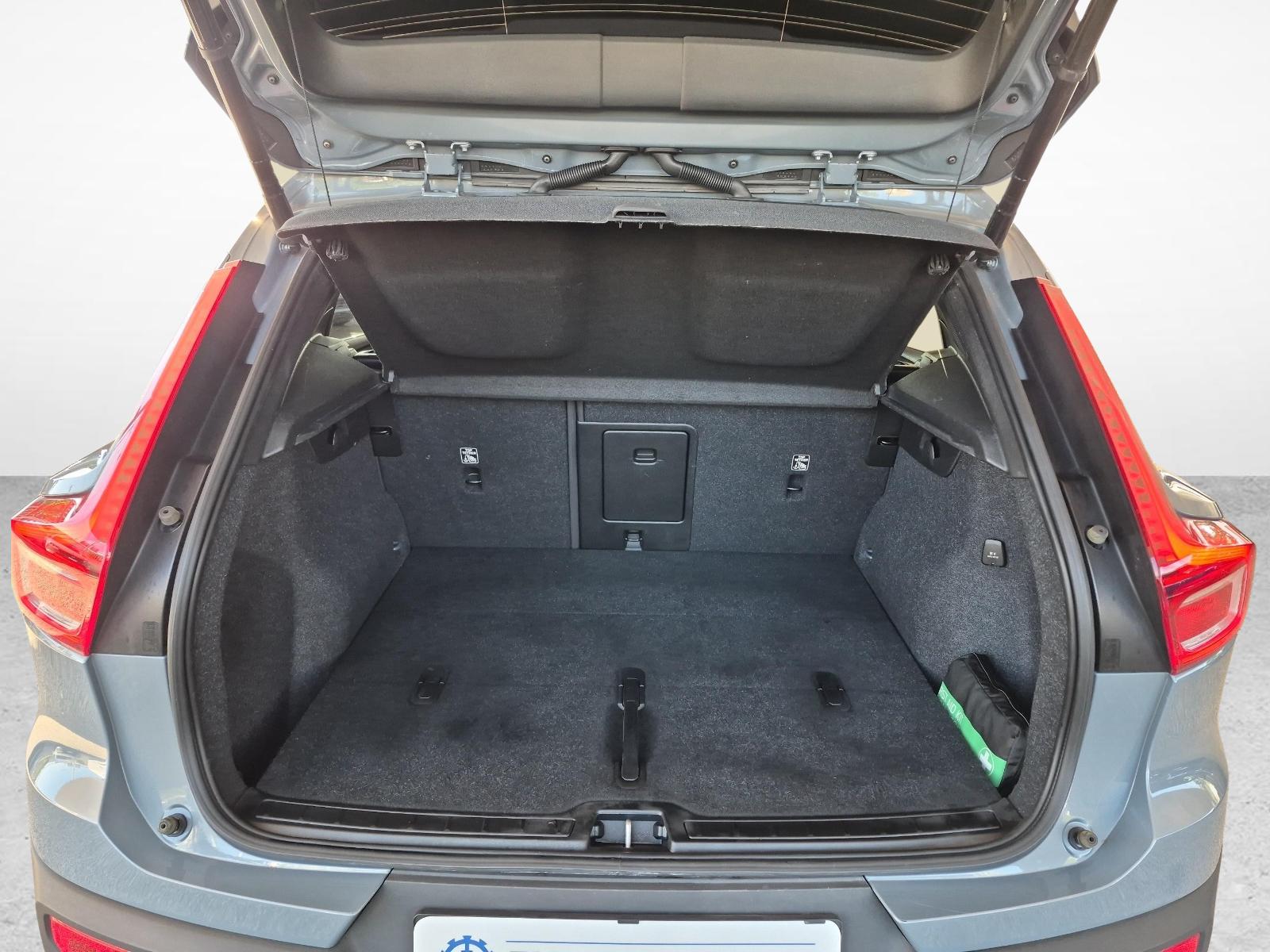 VOLVO XC40 2.0 B4 MH Ultimate Dark AWD-image-11