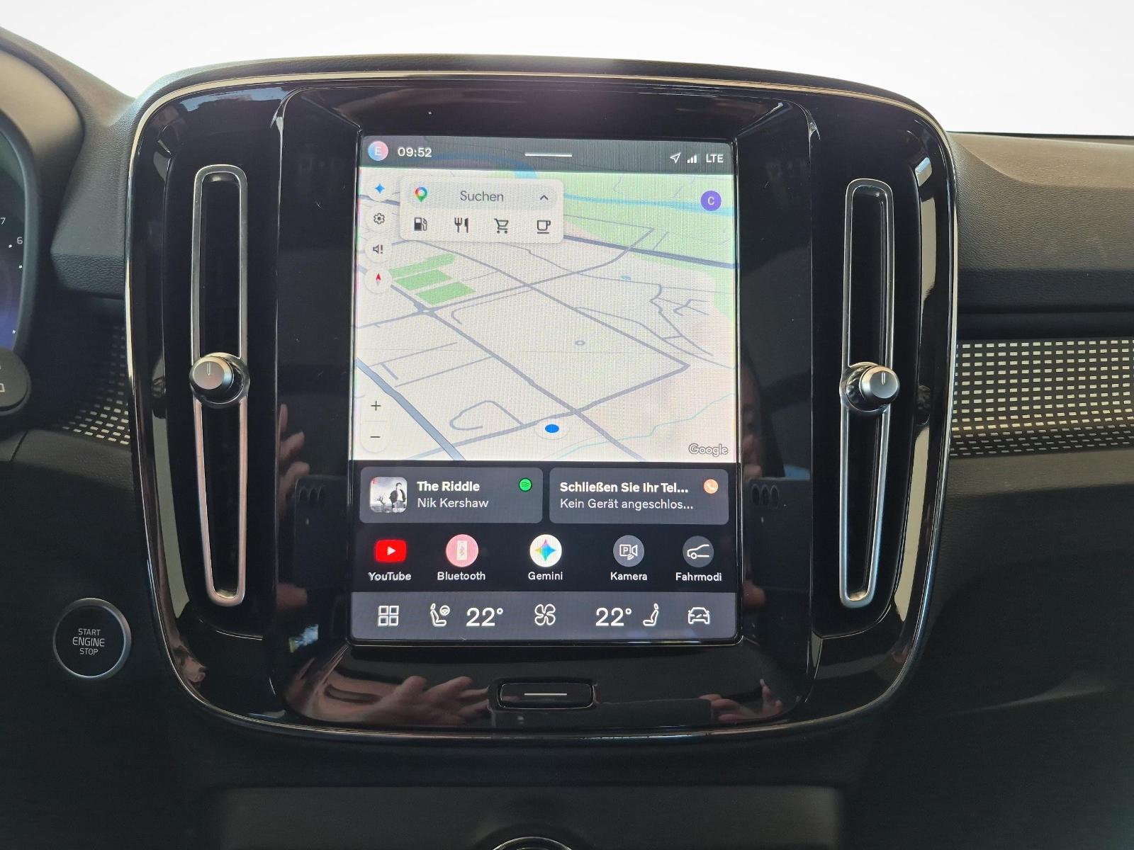 VOLVO XC40 2.0 B4 MH Ultimate Dark AWD-image-13