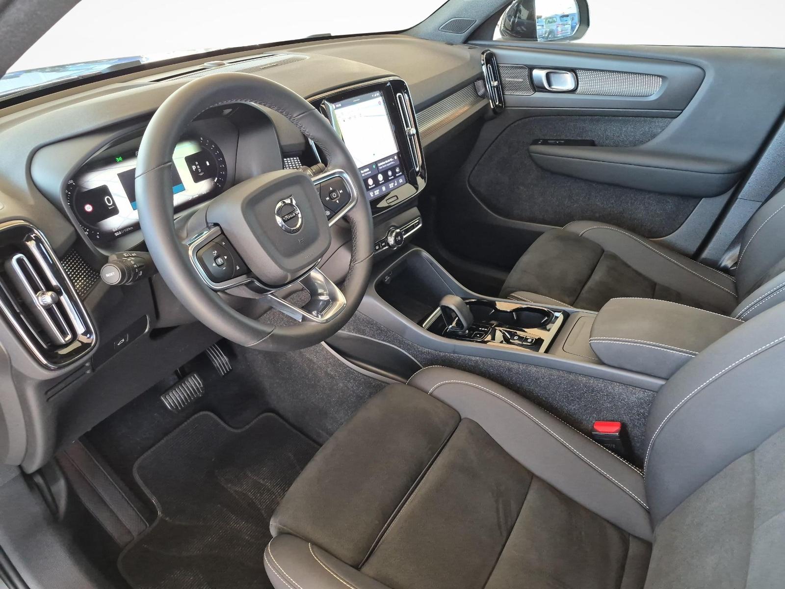 VOLVO XC40 2.0 B4 MH Ultimate Dark AWD-image-12