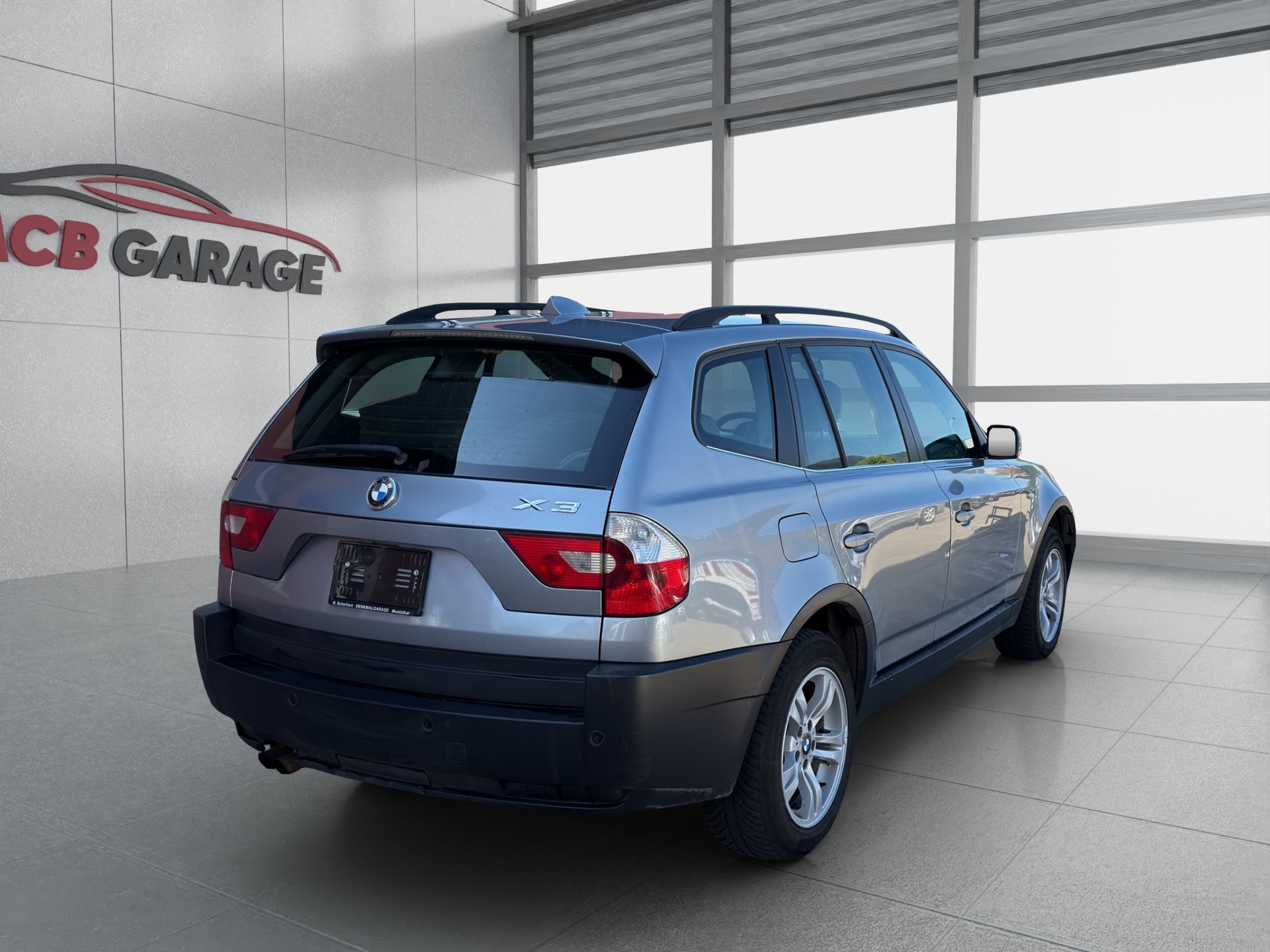 BMW X3 2.5i-image-5