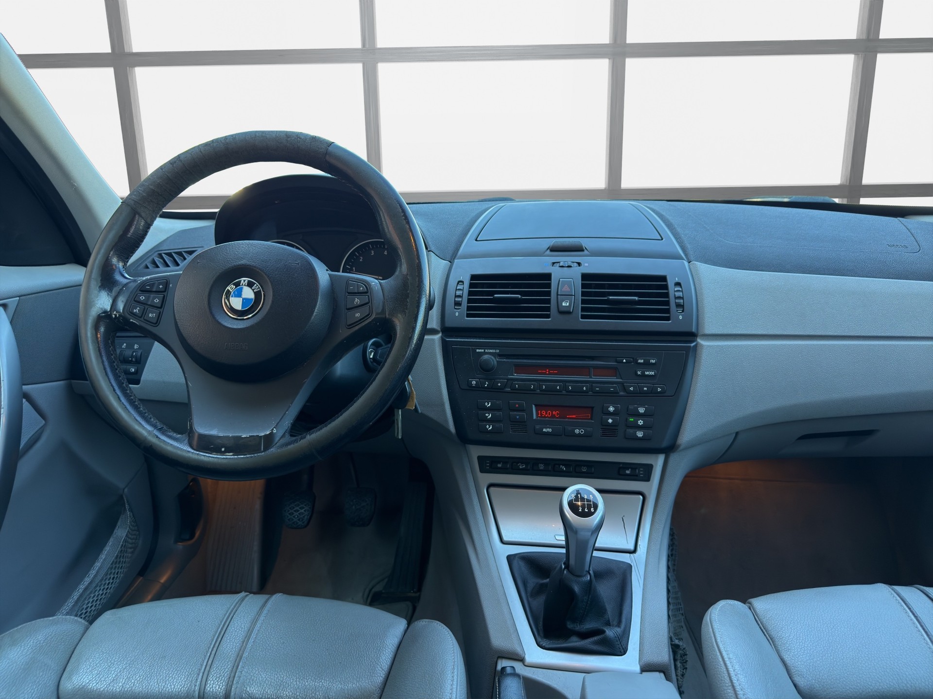 BMW X3 2.5i-image-13