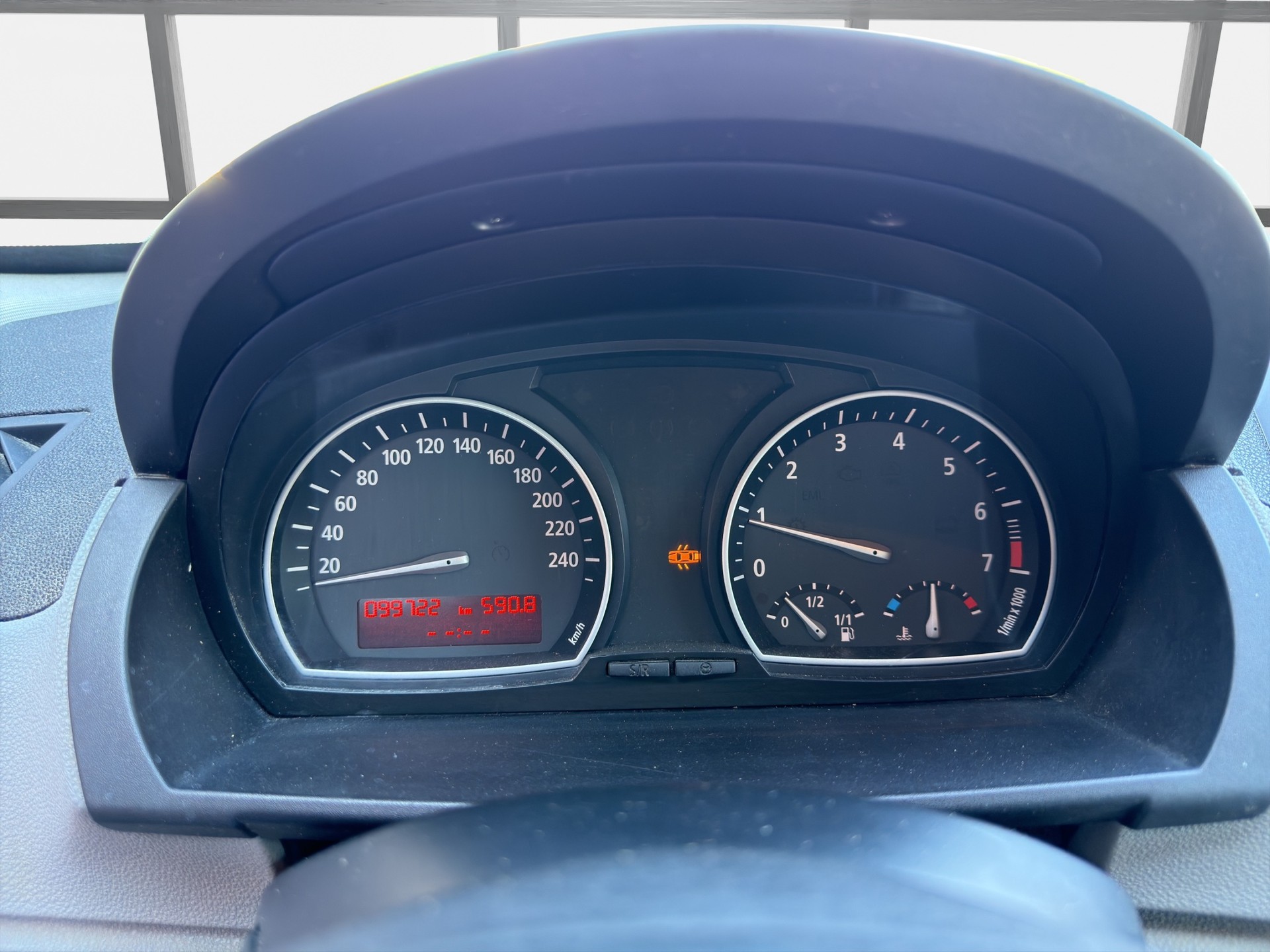 BMW X3 2.5i-image-10