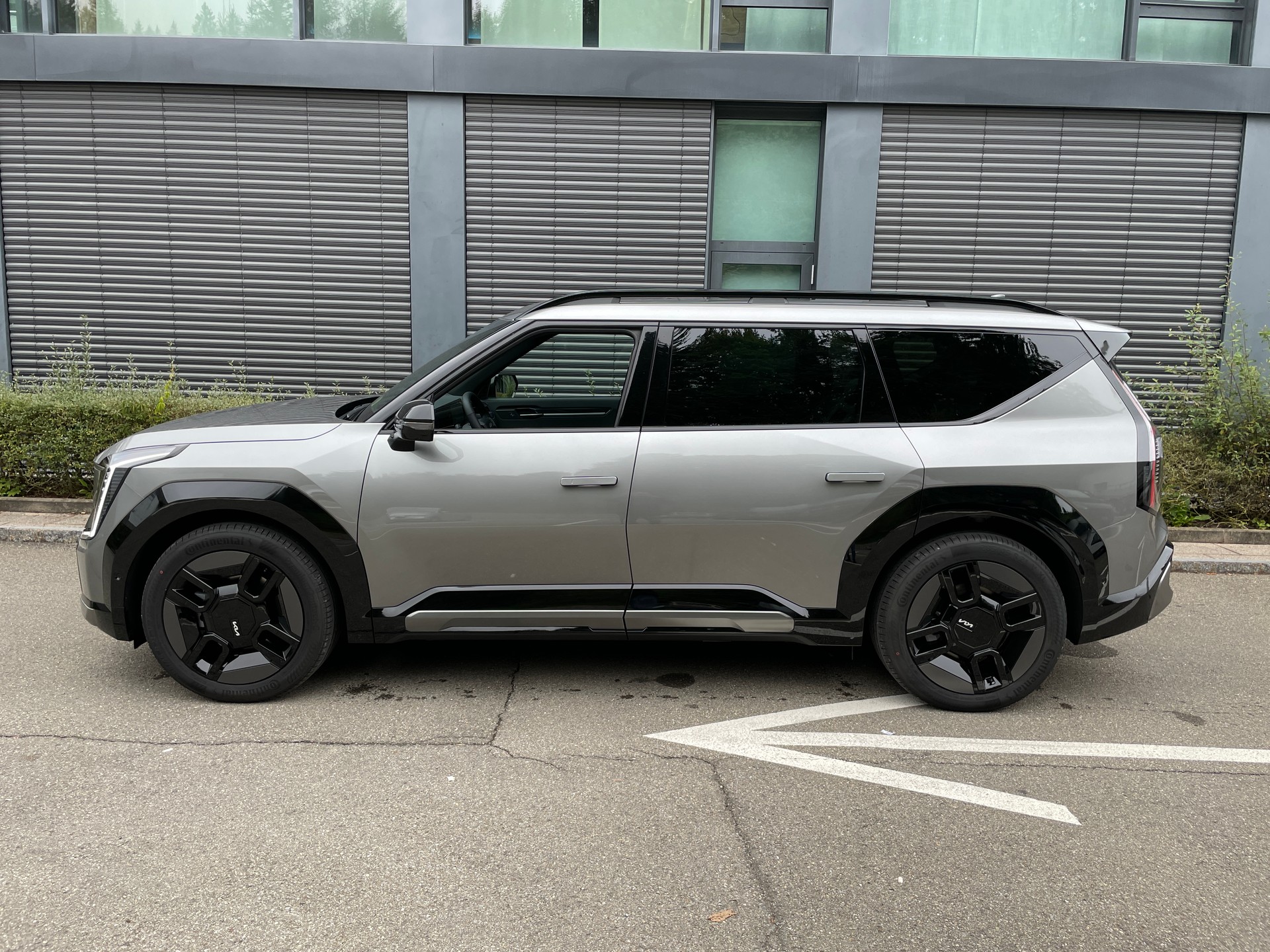 KIA EV9 99,8 kWh GT-Line, 7-Sitzer mit Panoramadach-showroom-element-1