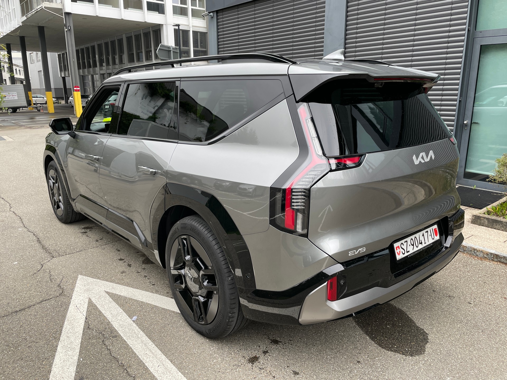 KIA EV9 99,8 kWh GT-Line, 7-Sitzer mit Panoramadach-showroom-element-2