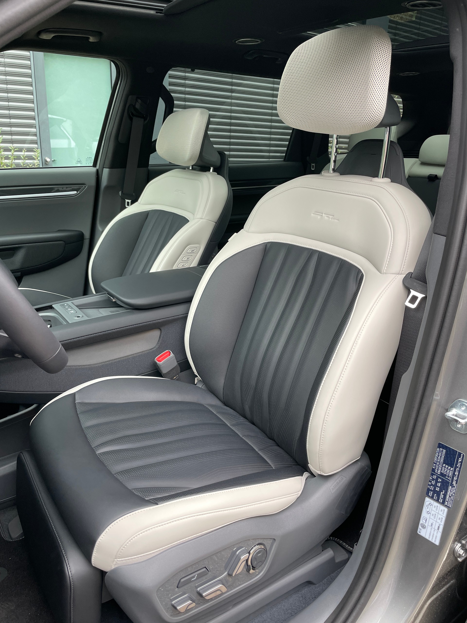 KIA EV9 99,8 kWh GT-Line, 7-Sitzer mit Panoramadach-image-11