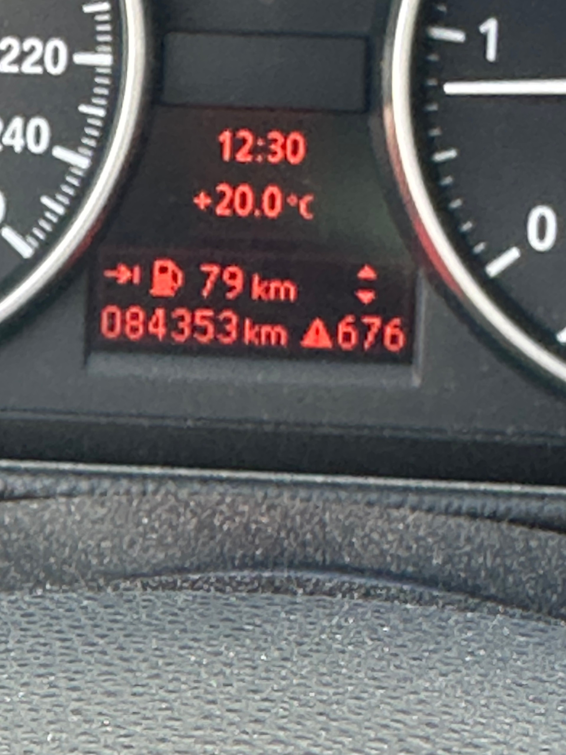 BMW 320d-image-6