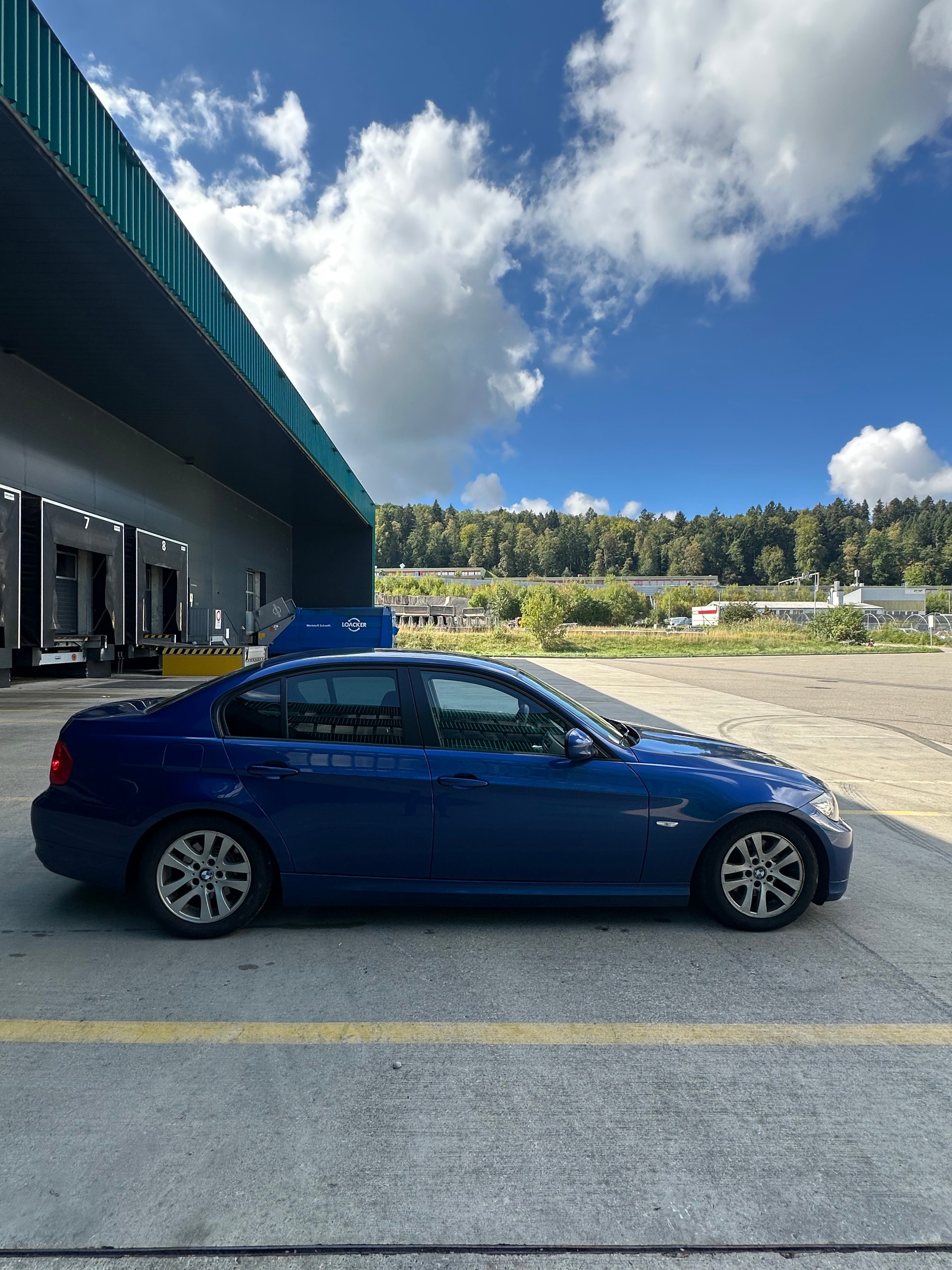 BMW 320d-image-2