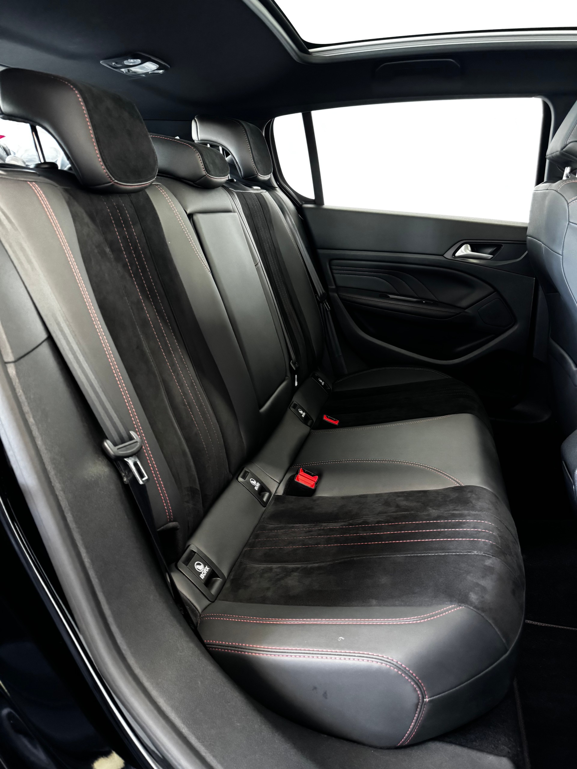 PEUGEOT 308 1.2 Pure Tech GT Line EAT8-image-21