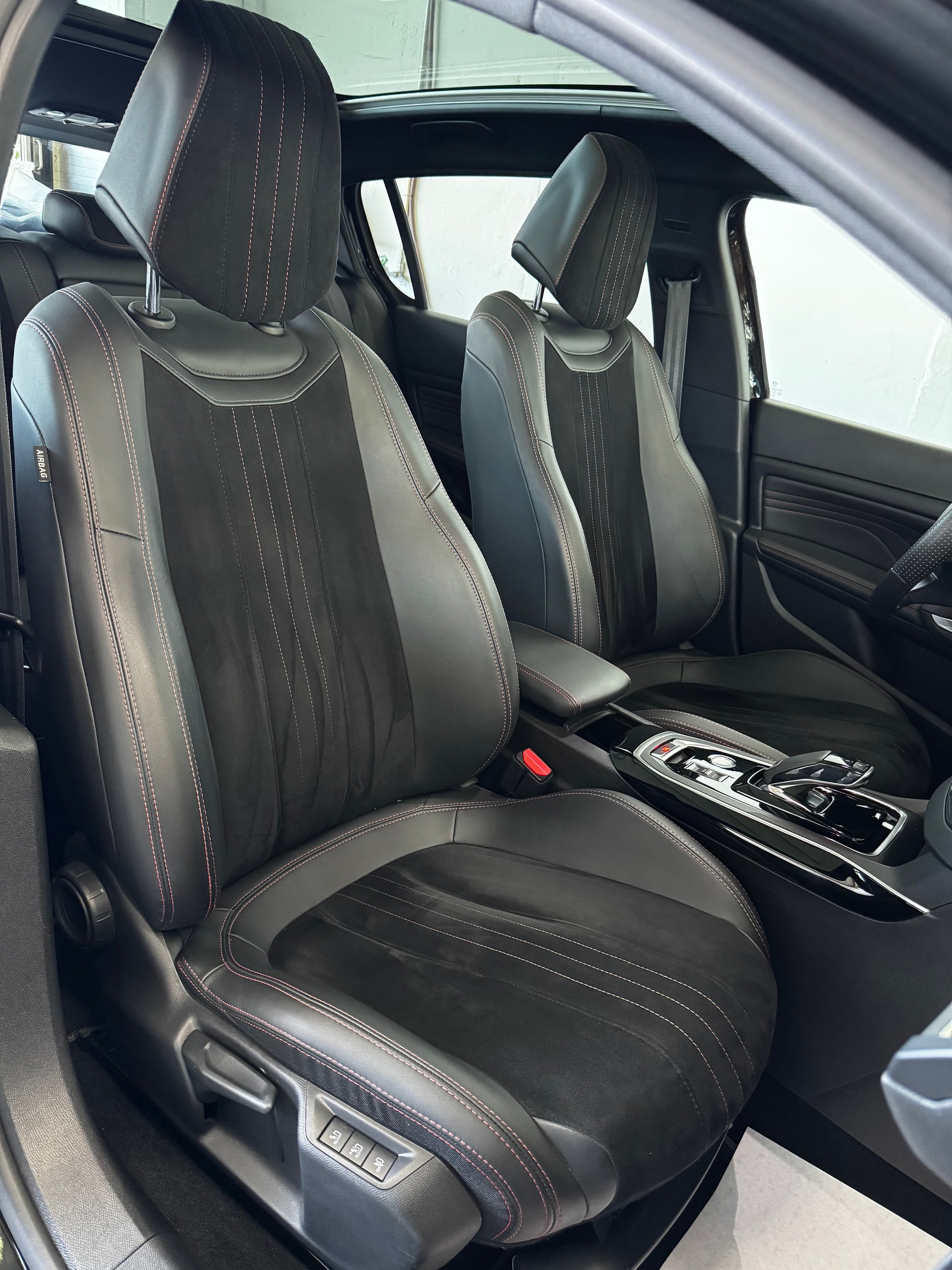 PEUGEOT 308 1.2 Pure Tech GT Line EAT8-image-19
