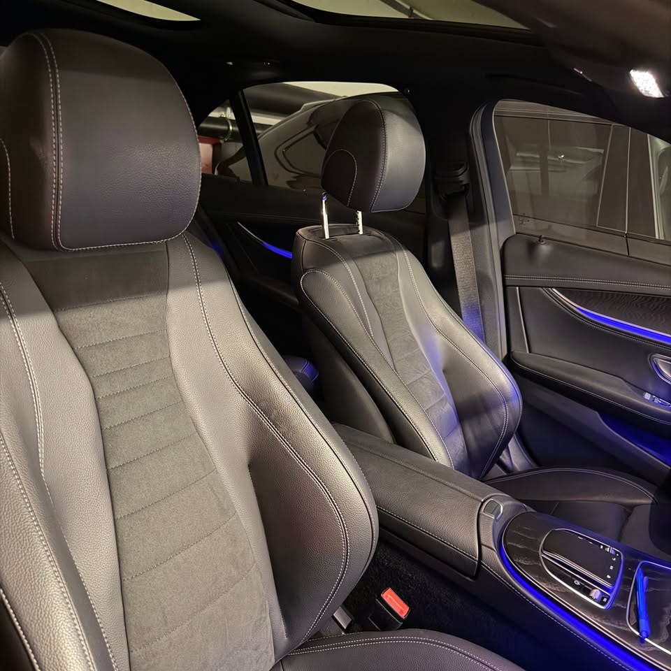 MERCEDES-BENZ E 220 d AMG Line 4matic-image-4