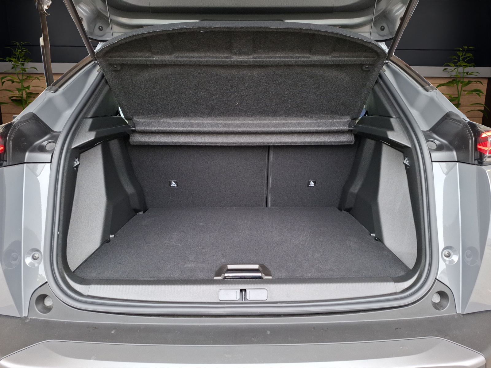 PEUGEOT 2008 NEW 1.2 145 MHEV GT-image-8