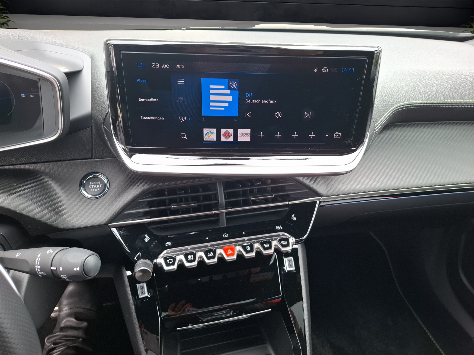 PEUGEOT 2008 NEW 1.2 145 MHEV GT-image-6