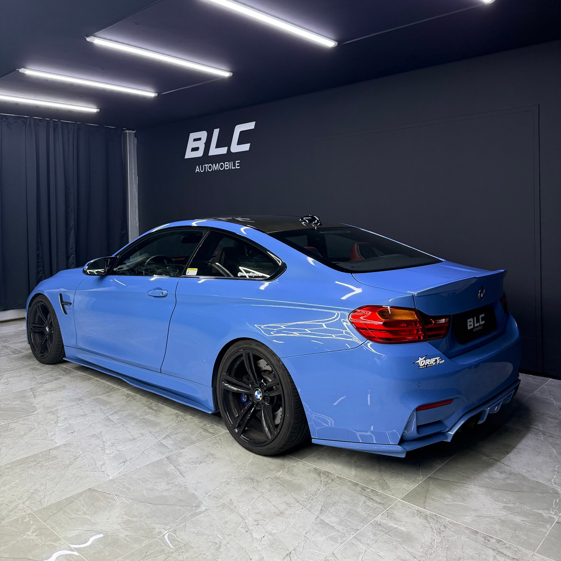 BMW M4 Coupé-image-4