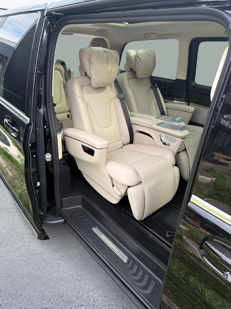 MERCEDES-BENZ V 300 d Exclusive lang Van-image-18