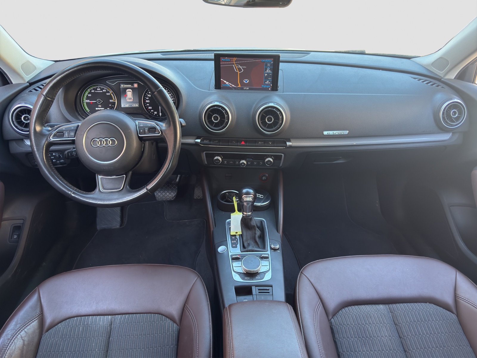 AUDI A3 Sportback 1.4 e-tron Attraction S-tronic-image-12