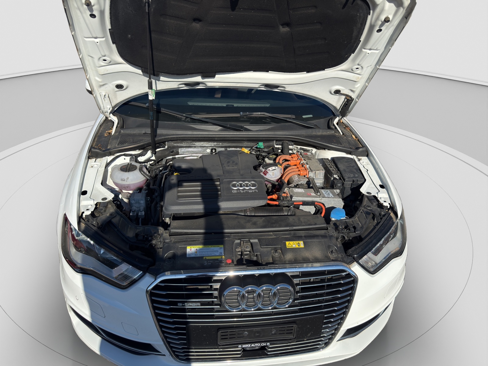 AUDI A3 Sportback 1.4 e-tron Attraction S-tronic-image-8