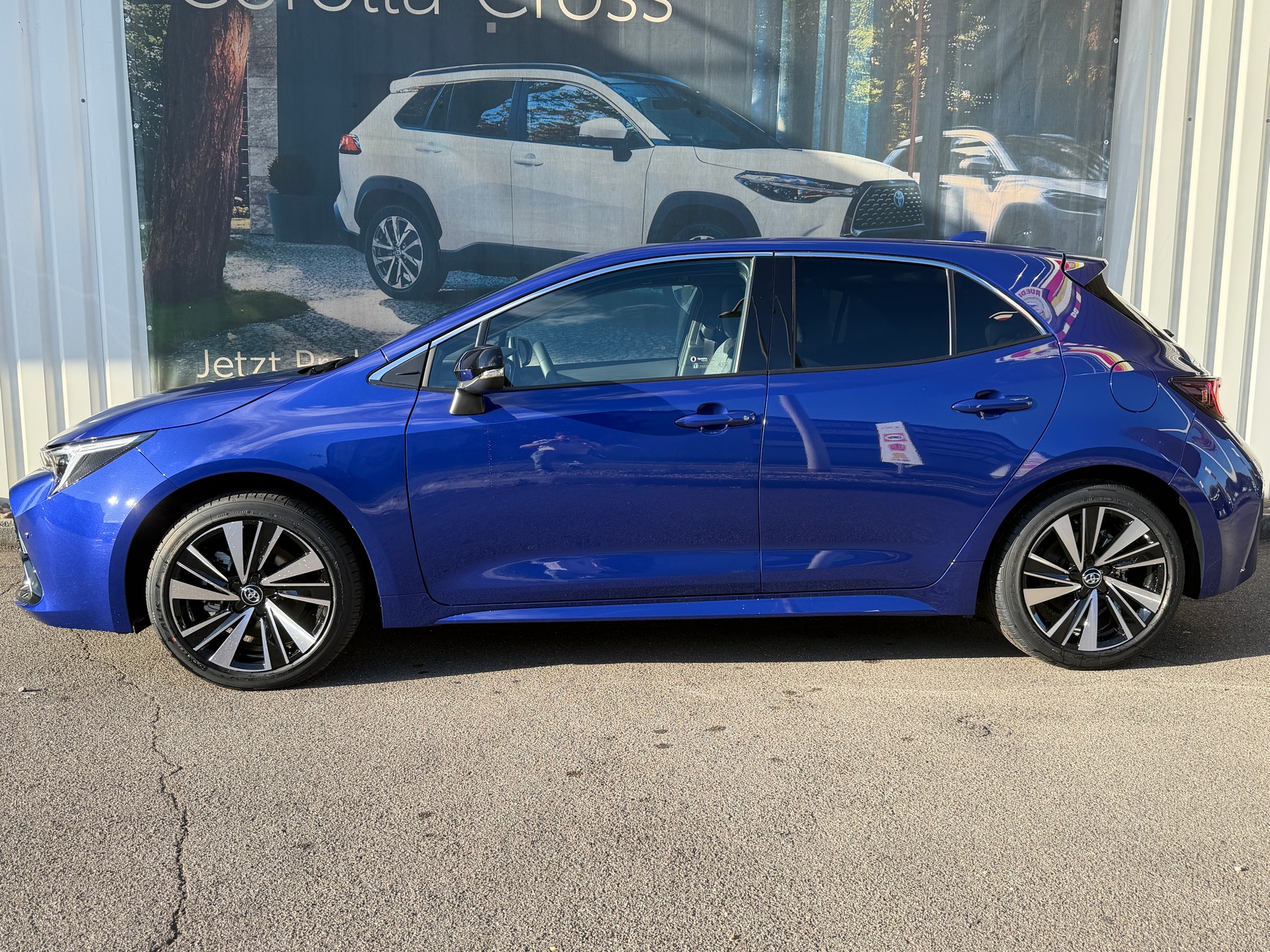 TOYOTA Corolla 2.0 HSD Trend e- CVT-image-1