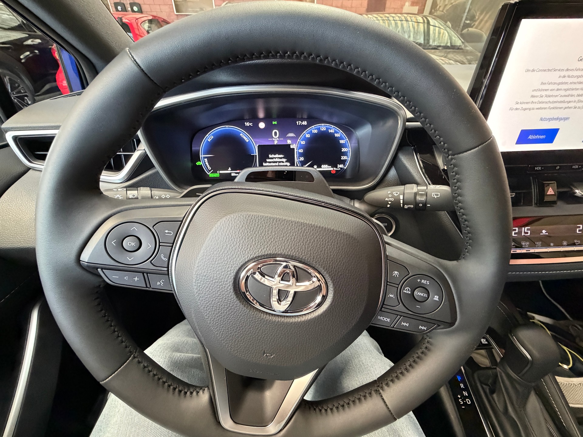 TOYOTA Corolla 2.0 HSD Trend e- CVT-image-12