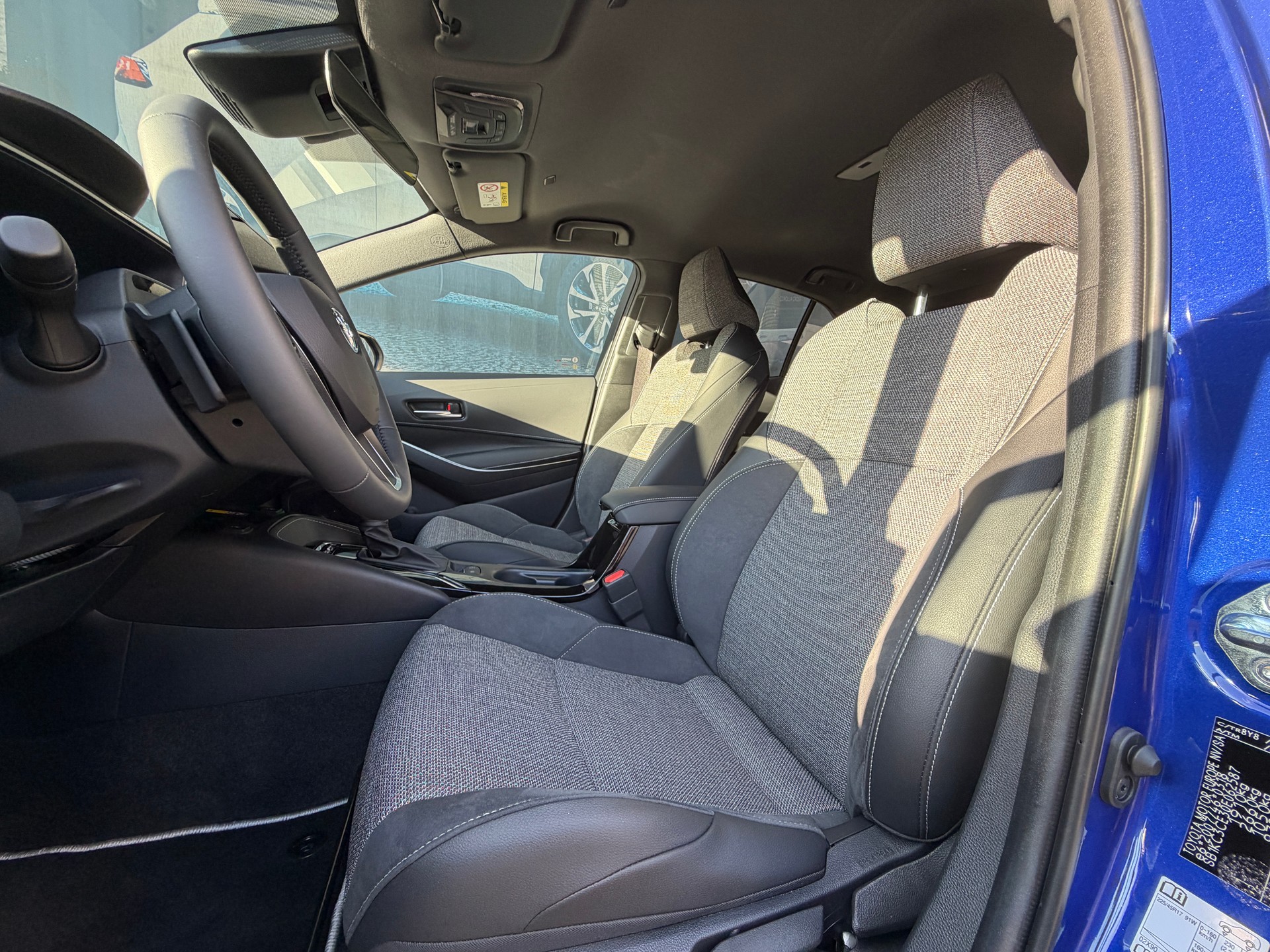 TOYOTA Corolla 2.0 HSD Trend e- CVT-image-9