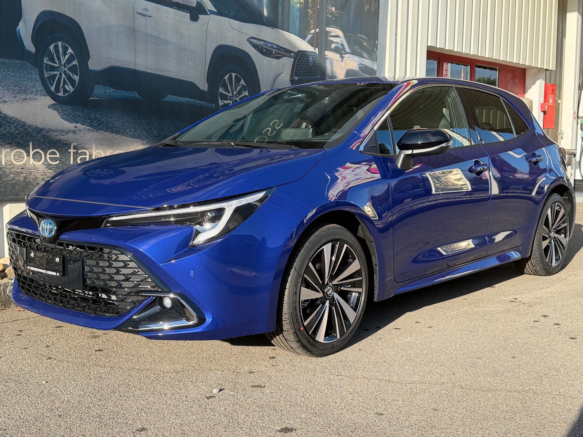 TOYOTA Corolla 2.0 HSD Trend e- CVT-image-2
