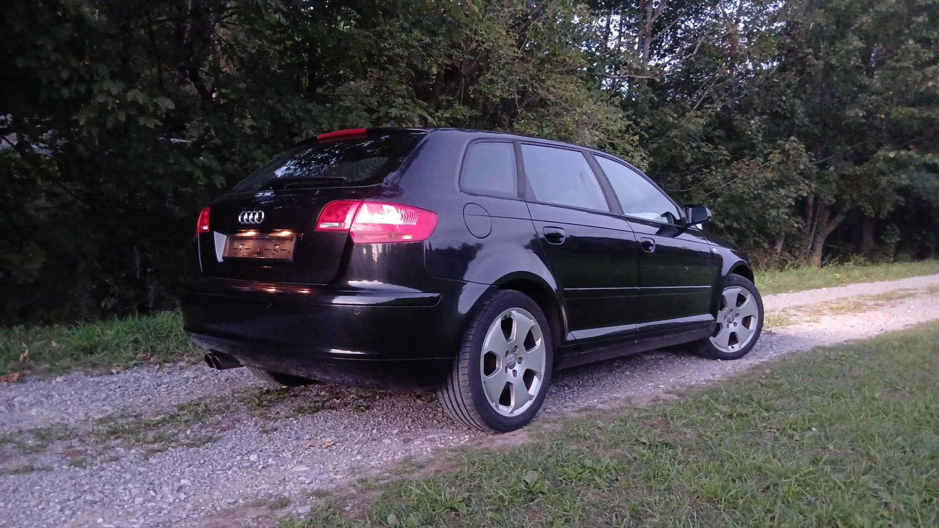 AUDI A3 Sportback 2.0 Turbo FSI Ambition quattro-image-4