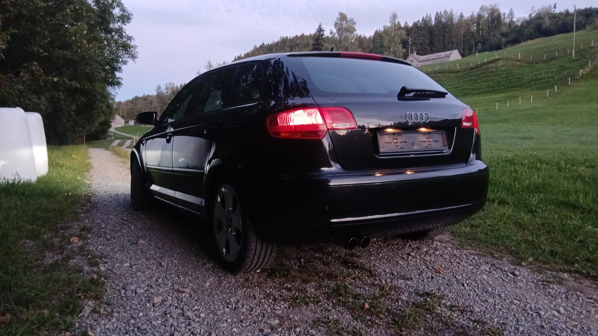 AUDI A3 Sportback 2.0 Turbo FSI Ambition quattro-image-5