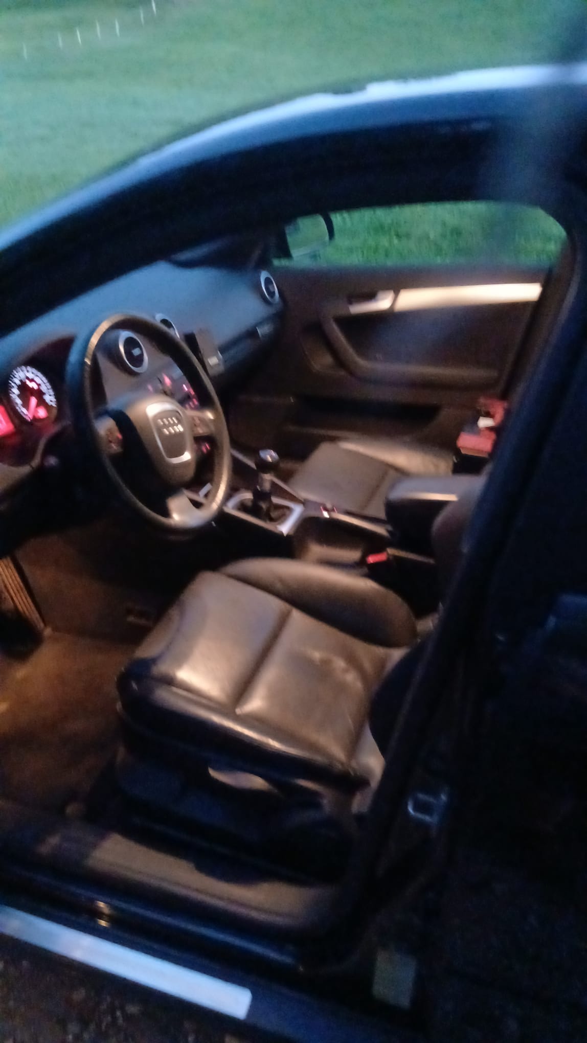 AUDI A3 Sportback 2.0 Turbo FSI Ambition quattro-image-7