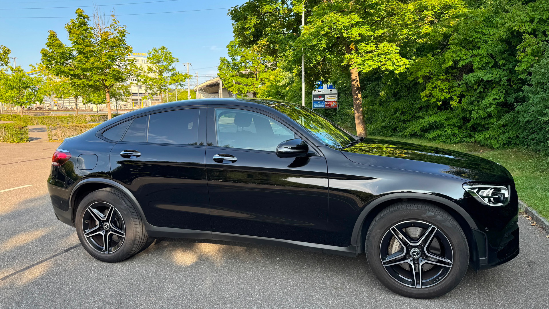 MERCEDES-BENZ GLC 220-image-1