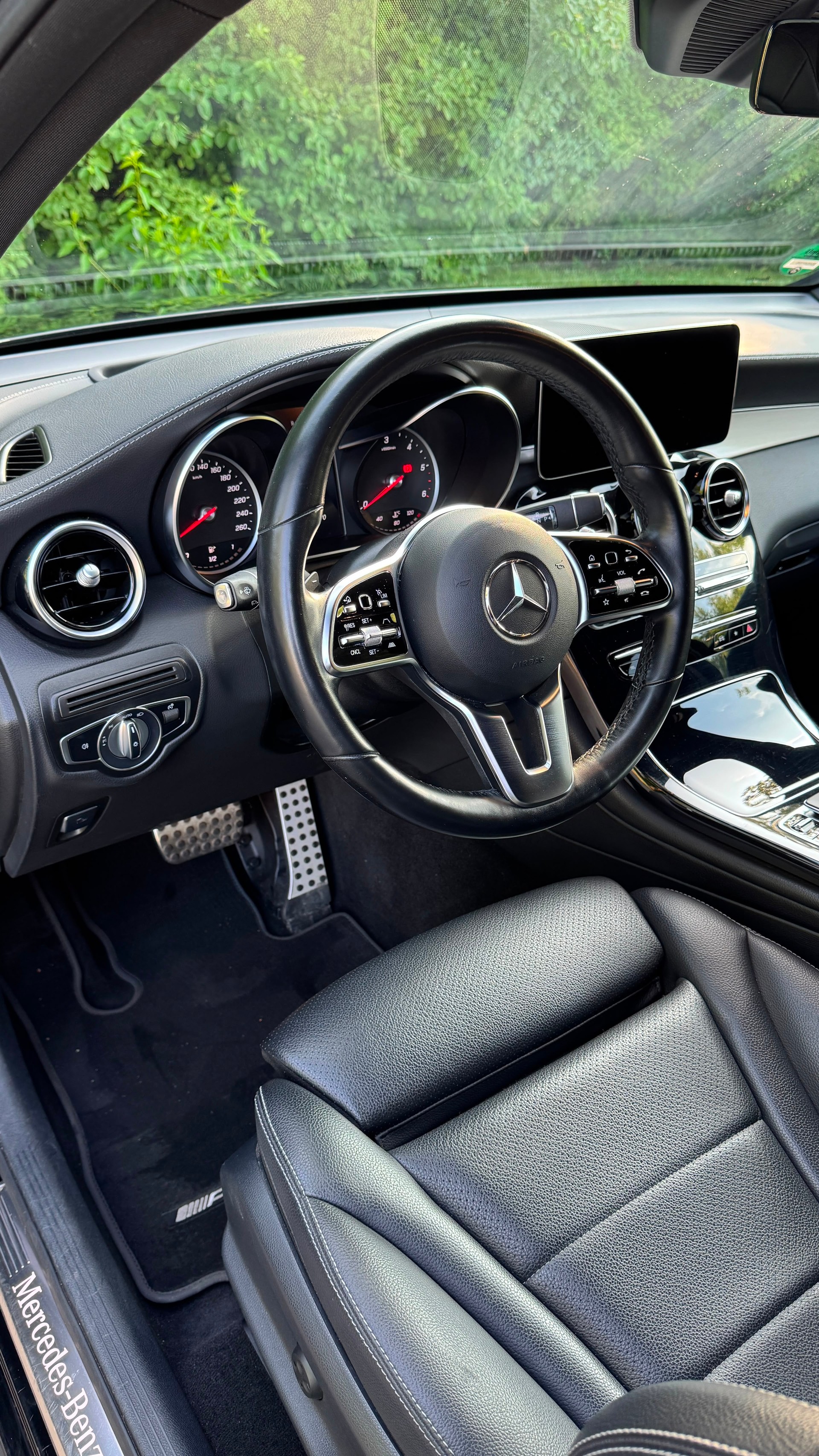 MERCEDES-BENZ GLC 220-image-3
