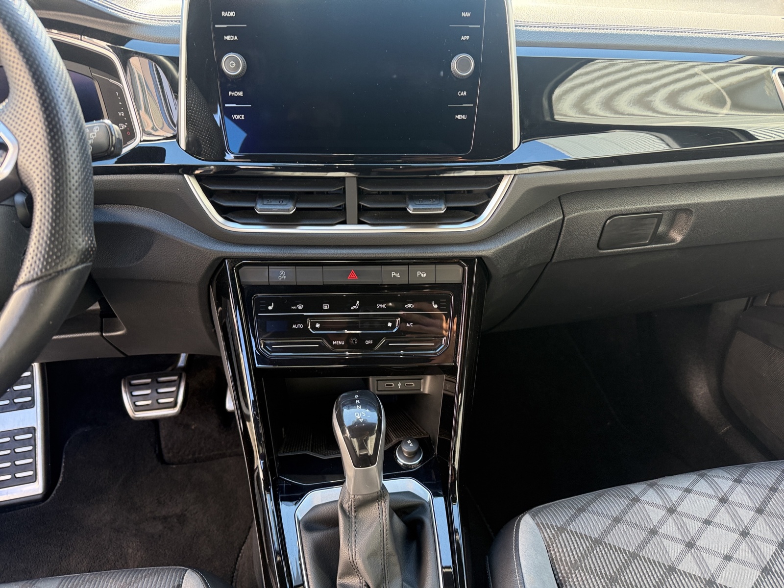 VW T-Roc 2.0 TSI R-Line DSG 4Motion-image-10