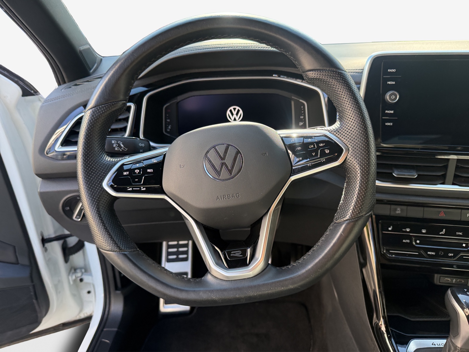 VW T-Roc 2.0 TSI R-Line DSG 4Motion-image-9