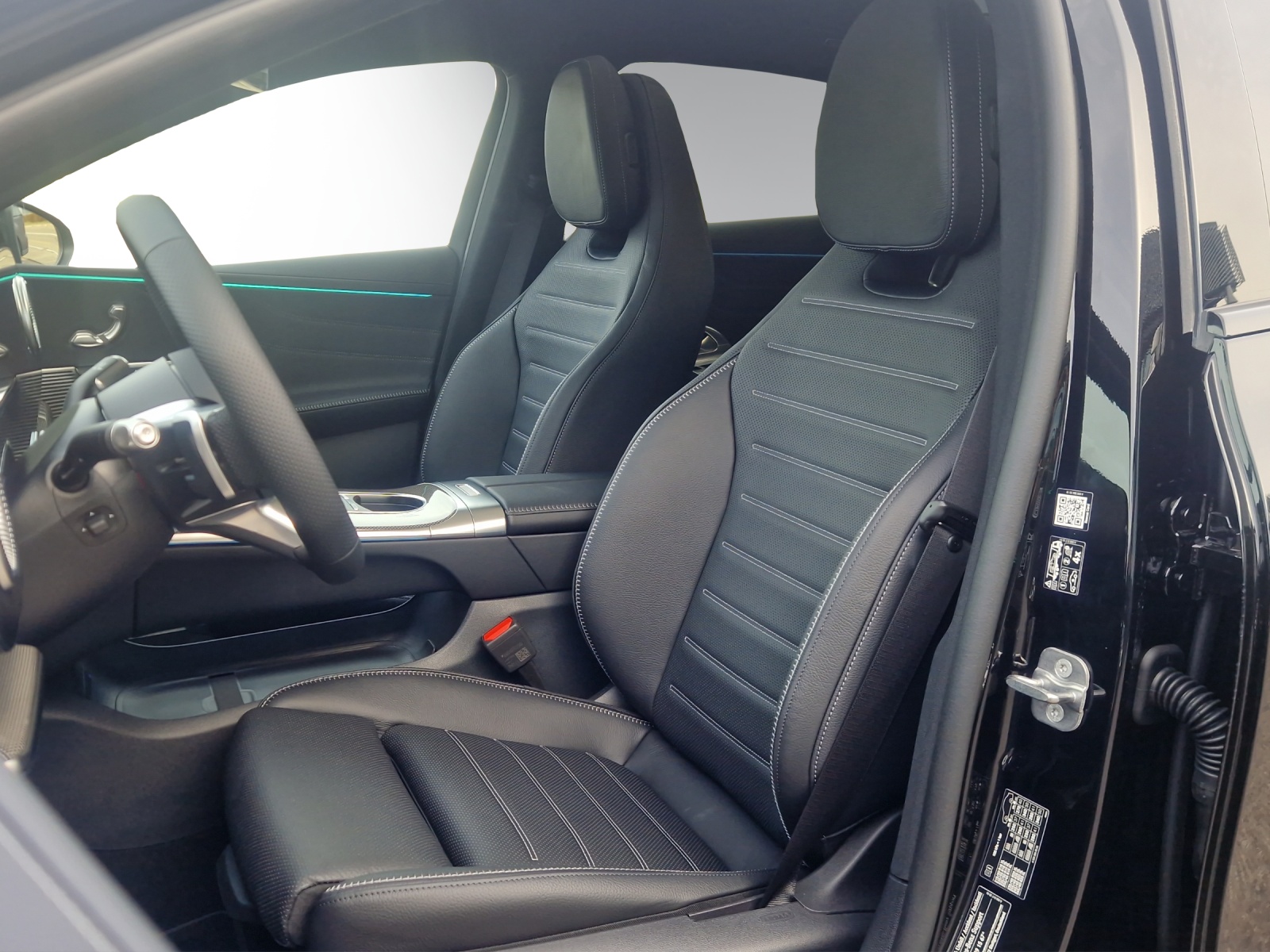 MERCEDES-BENZ C 400 94 kWh 4Matic-image-6