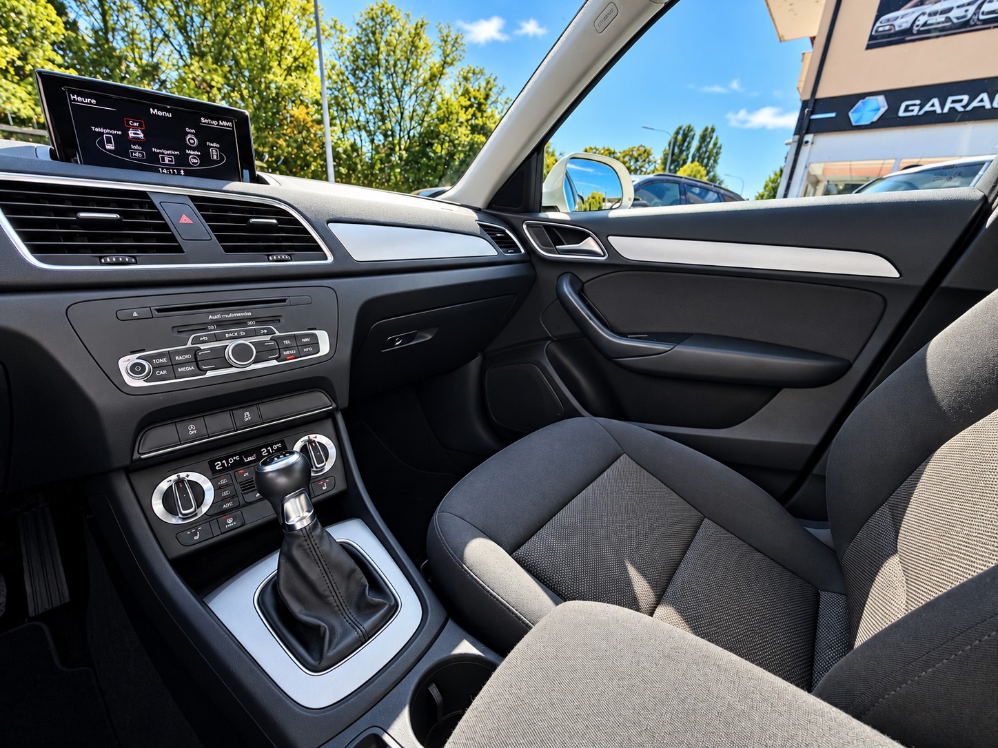 AUDI Q3 2.0 TDI-image-17