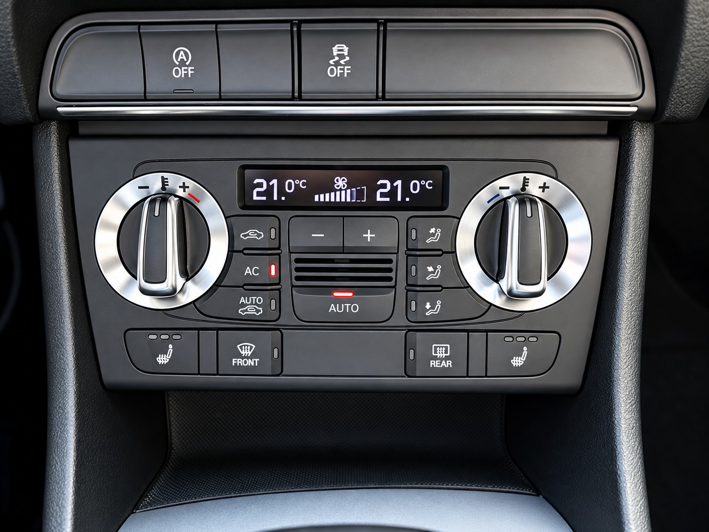 AUDI Q3 2.0 TDI-image-14