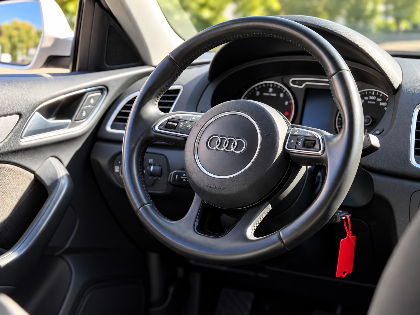 AUDI Q3 2.0 TDI-image-10