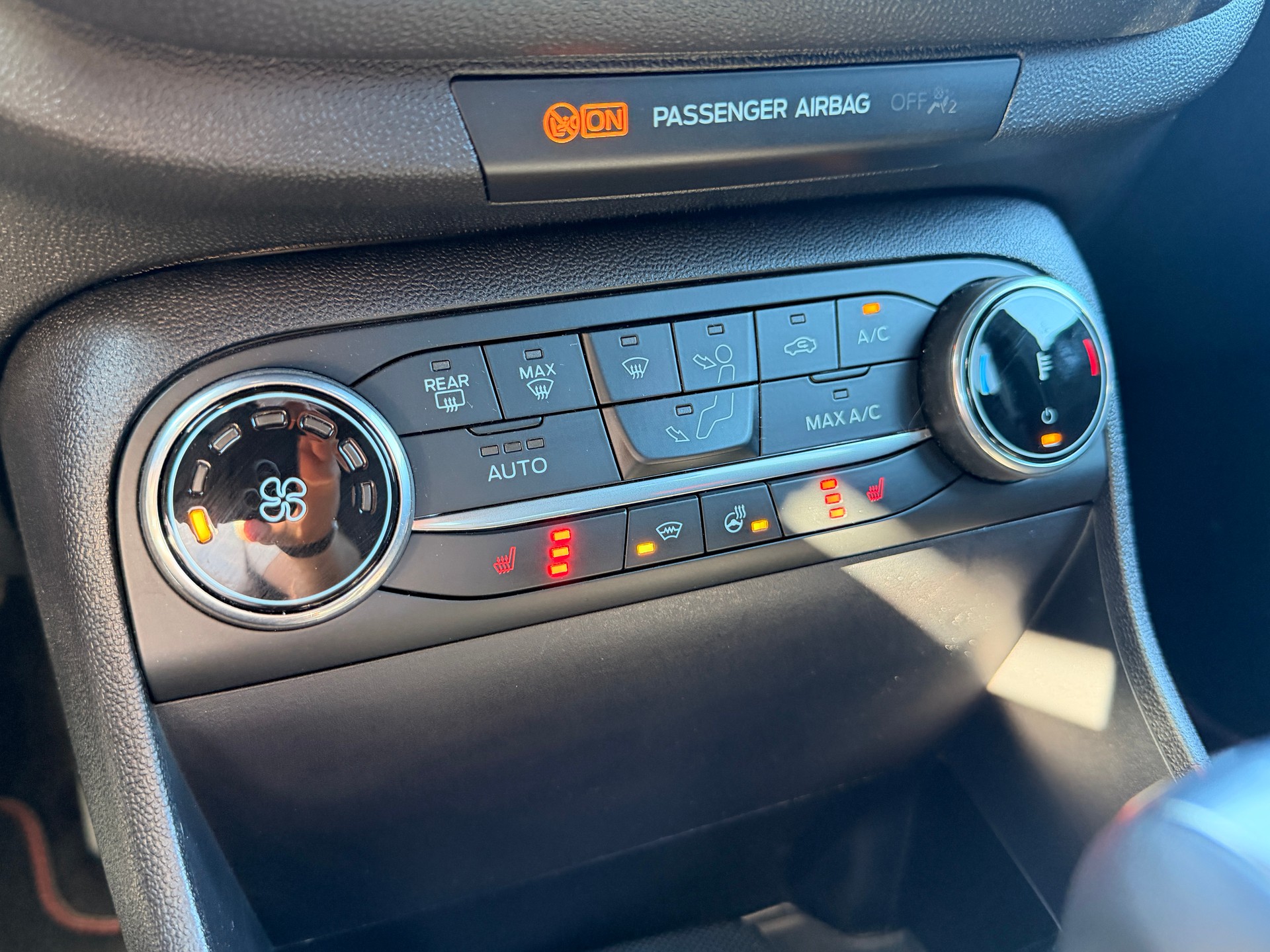 FORD 1.0 EcoB Hybrid ST-Line X *mit FORD Garantie*-image-8